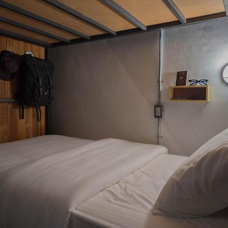 Banana Hostel Donmuang Бангкок Экстерьер фото